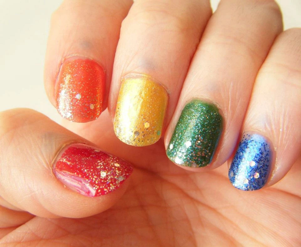 Bright Rainbow manicure